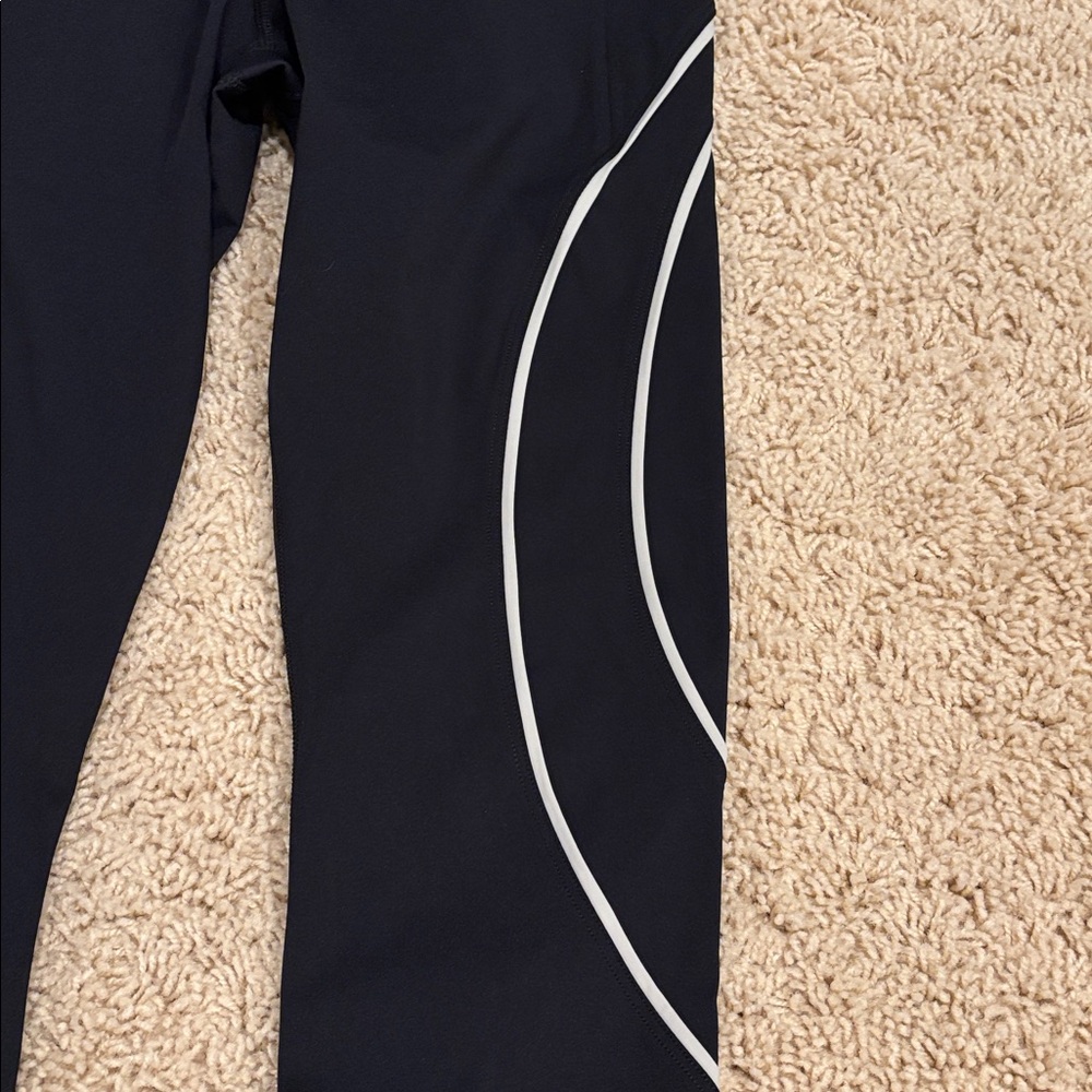 Laird High-Waist Sculpting Leggings in Black 🖤 - Picture 8 of 15